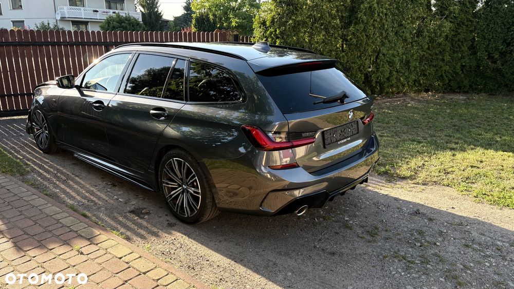 BMW Seria 3 330i M Sport - 3