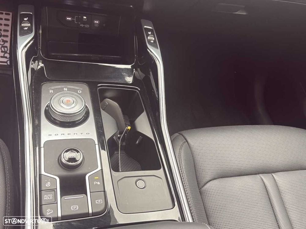 Kia Sorento 1.6 T-GDI HEV Concept - 14