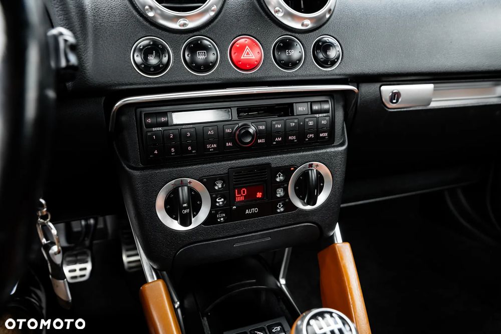 Audi TT Roadster 1.8T Quattro - 30