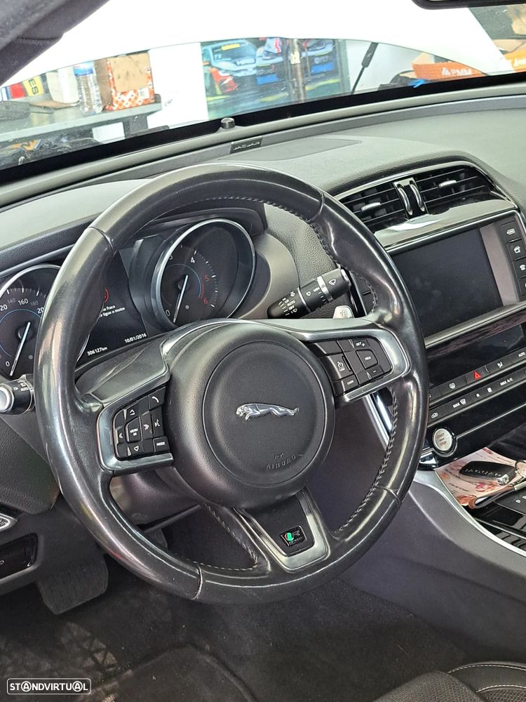 Jaguar XE 2.0 D R-Sport Aut. - 23