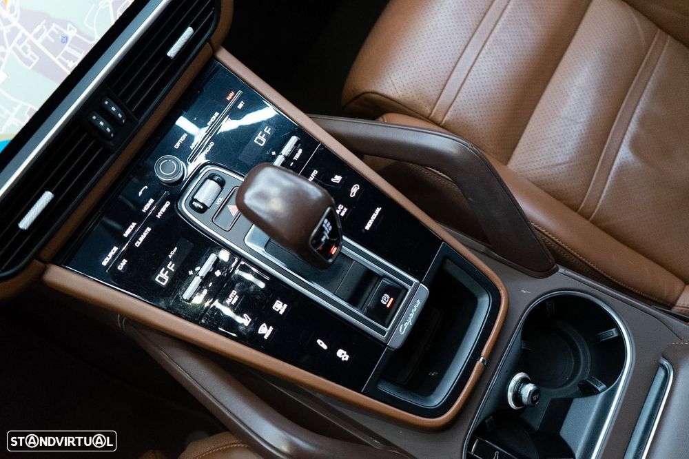 Porsche Cayenne Coupé E-Hybrid - 31
