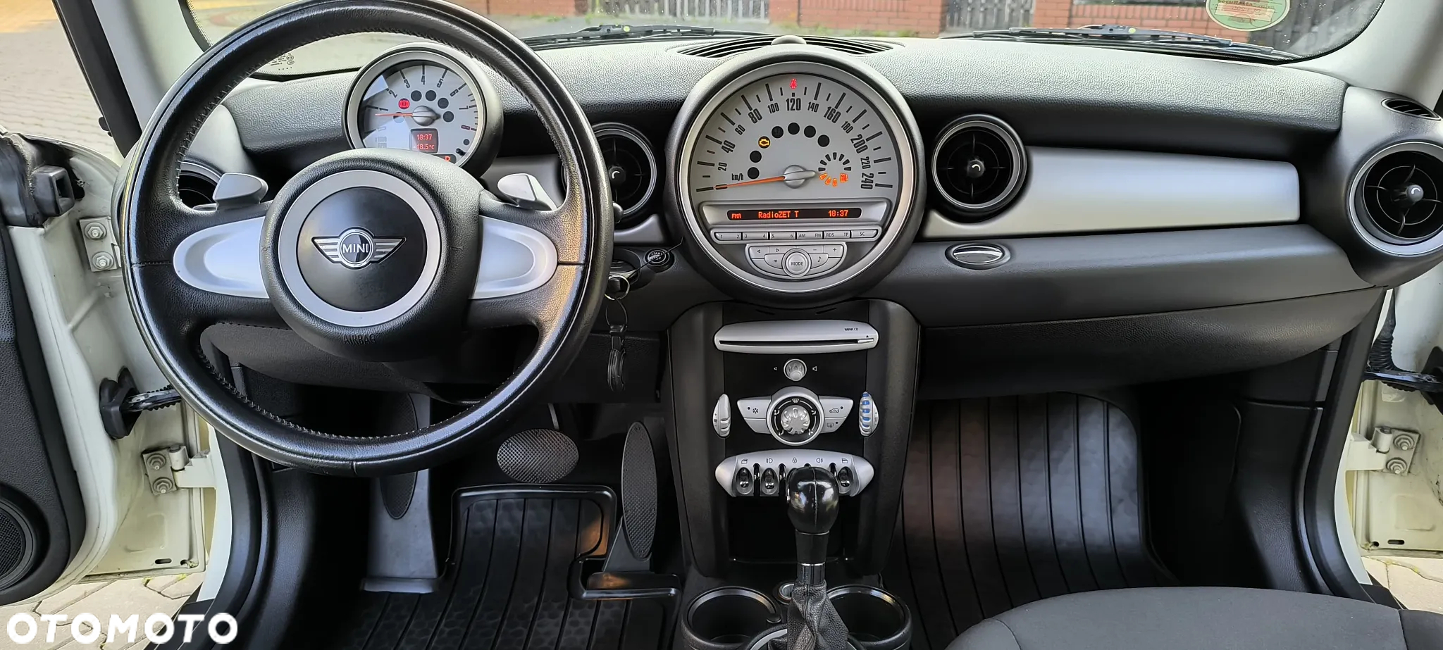 MINI ONE Standard - 8