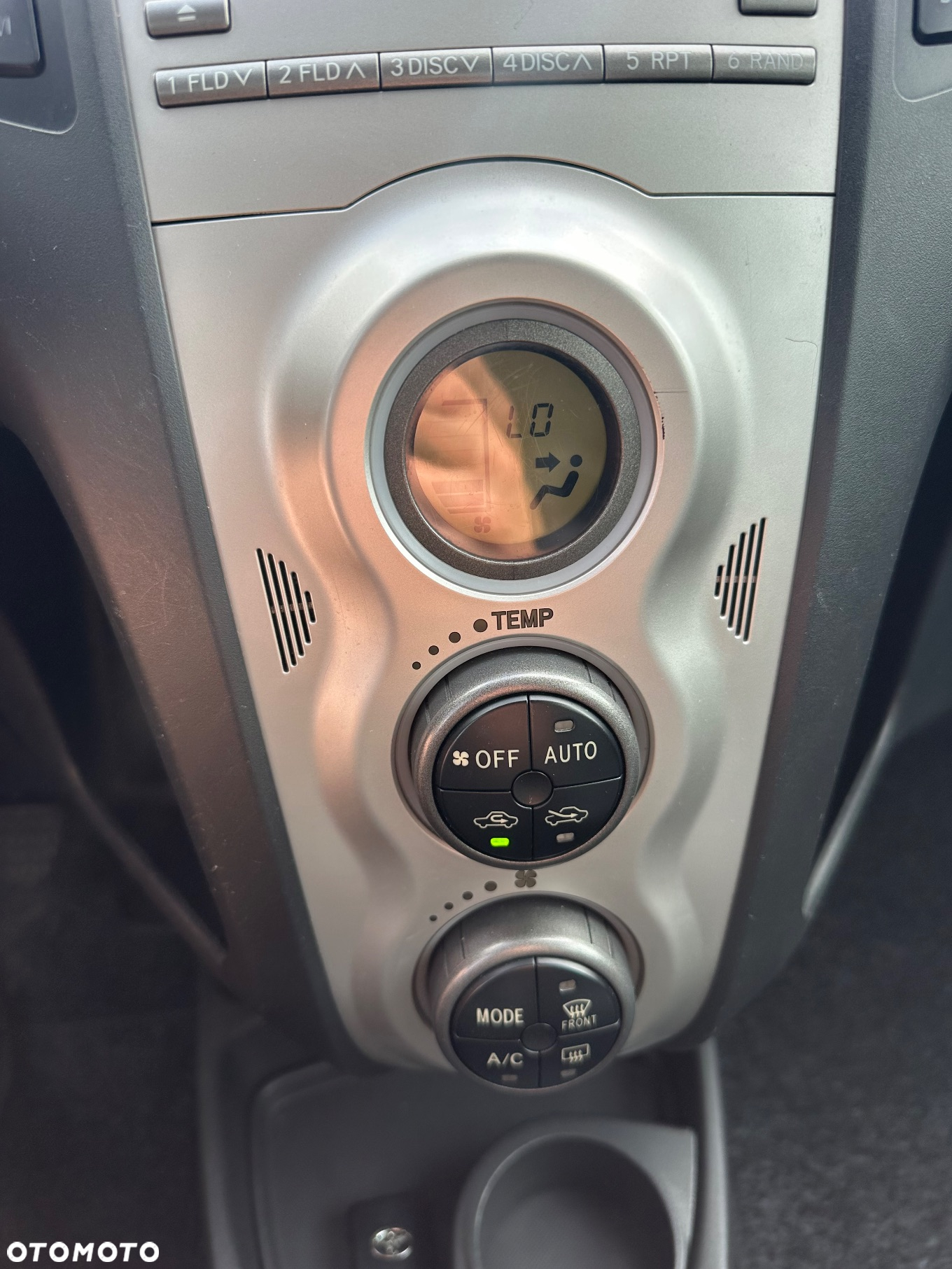 Toyota Yaris 1.4 D-4D Comfort - 23