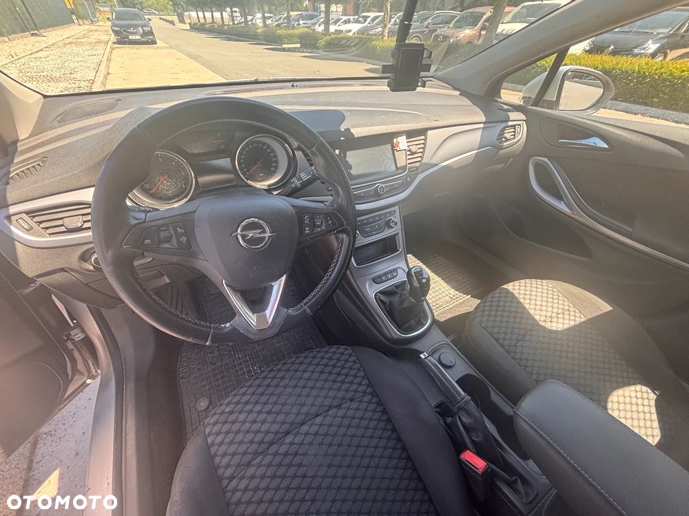 Opel Astra 1.6 CDTI Enjoy - 11