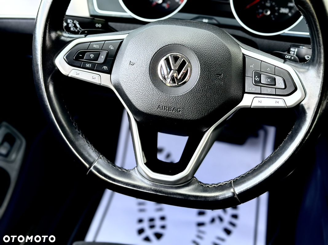Volkswagen Passat Variant 2.0 TDI SCR DSG Highline - 30