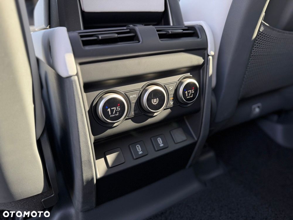 Land Rover Defender - 31