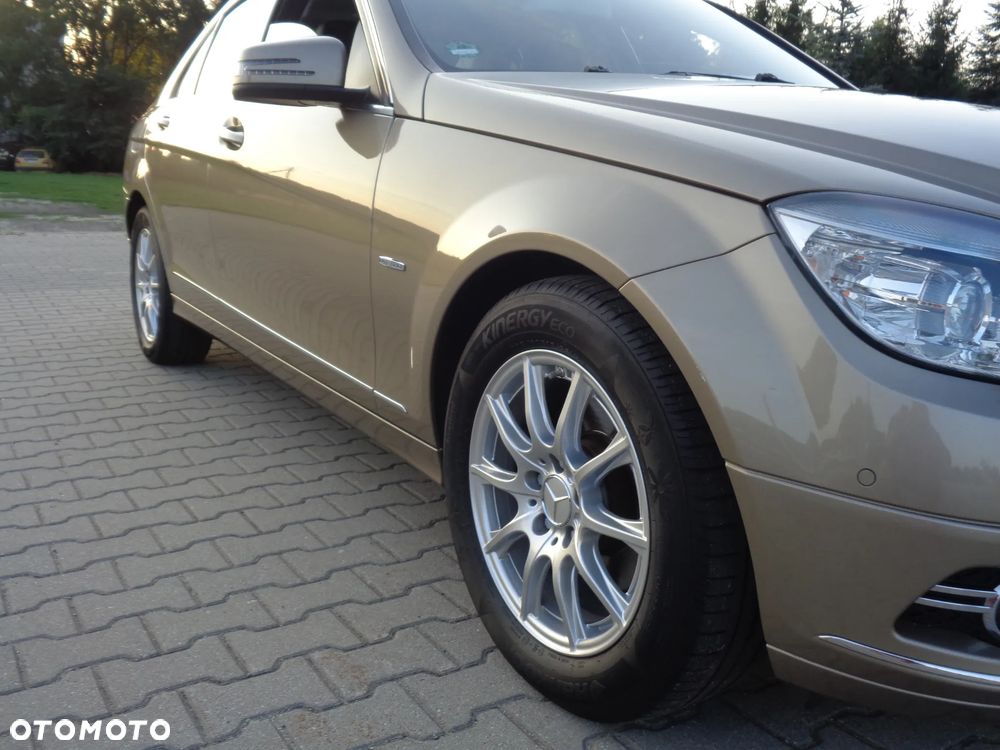 Mercedes-Benz Klasa C 200 (BlueEFFICIENCY) Avantgarde - 34
