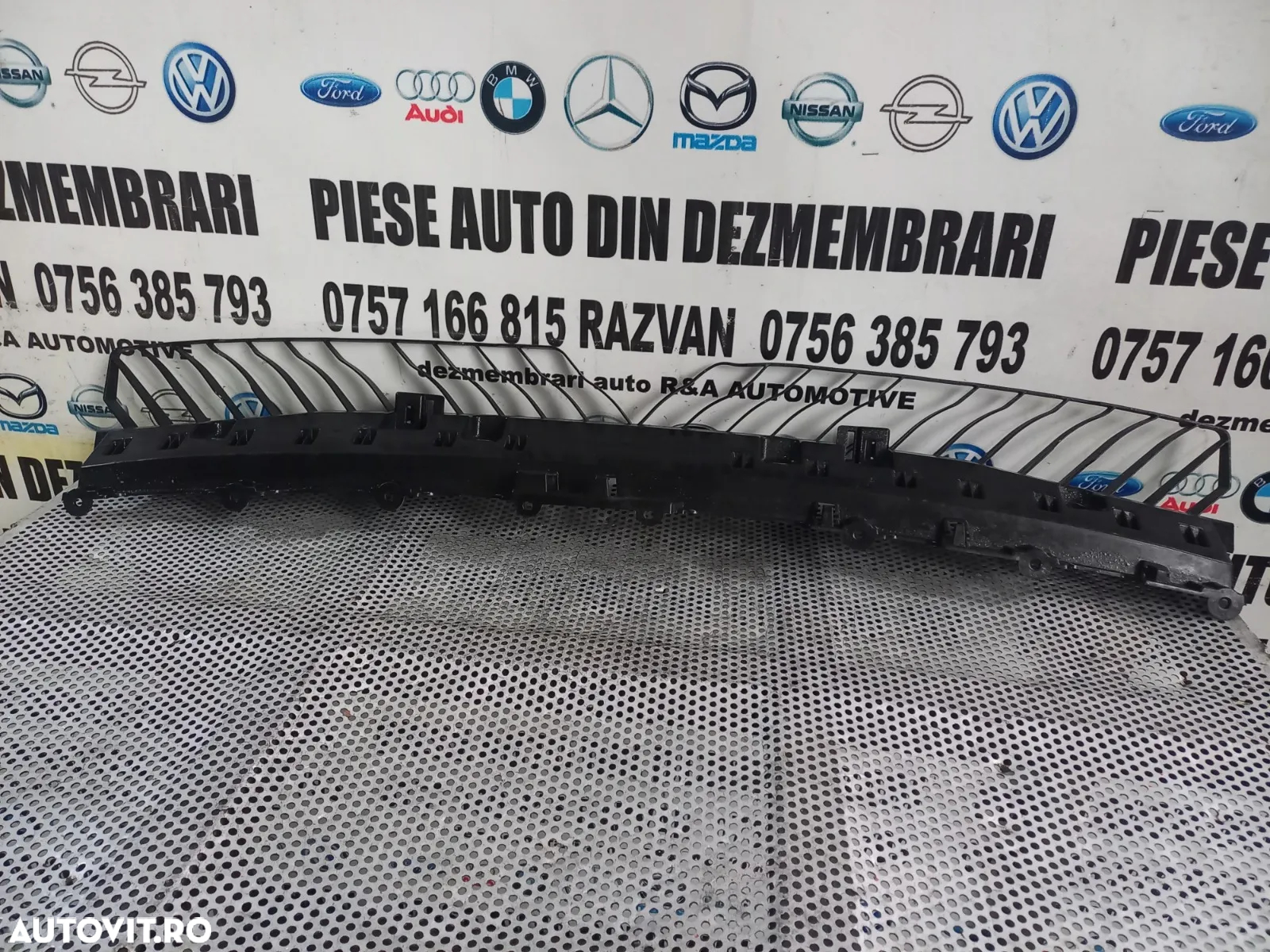 Suport Central Bara Spate Vw T-Roc Cod 2GAA Dezmembrez Vw T-Roc - Dezmembrari Arad - 2