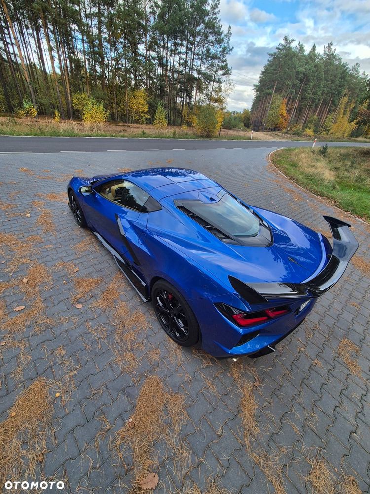 Chevrolet Corvette - 11