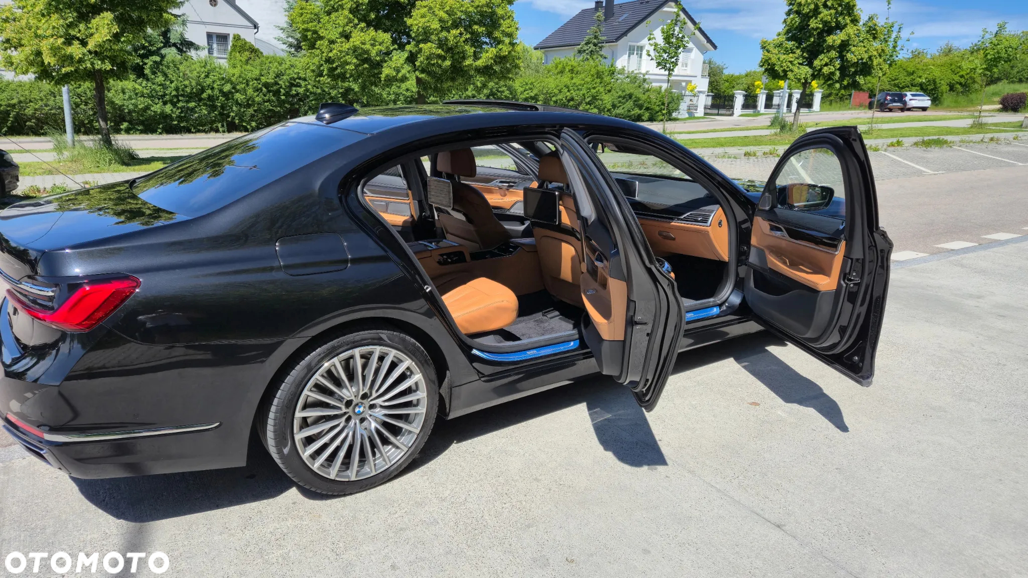BMW Seria 7 750Li xDrive - 2