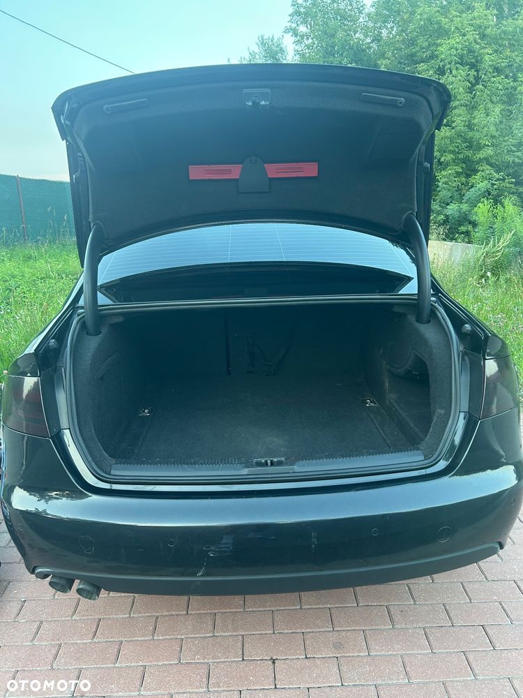 Audi A4 Limousine - 15