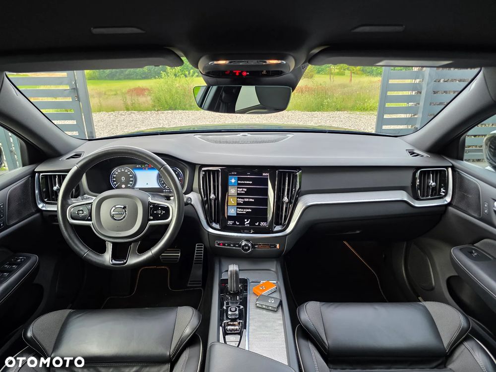 Volvo V60 D4 R-Design - 8