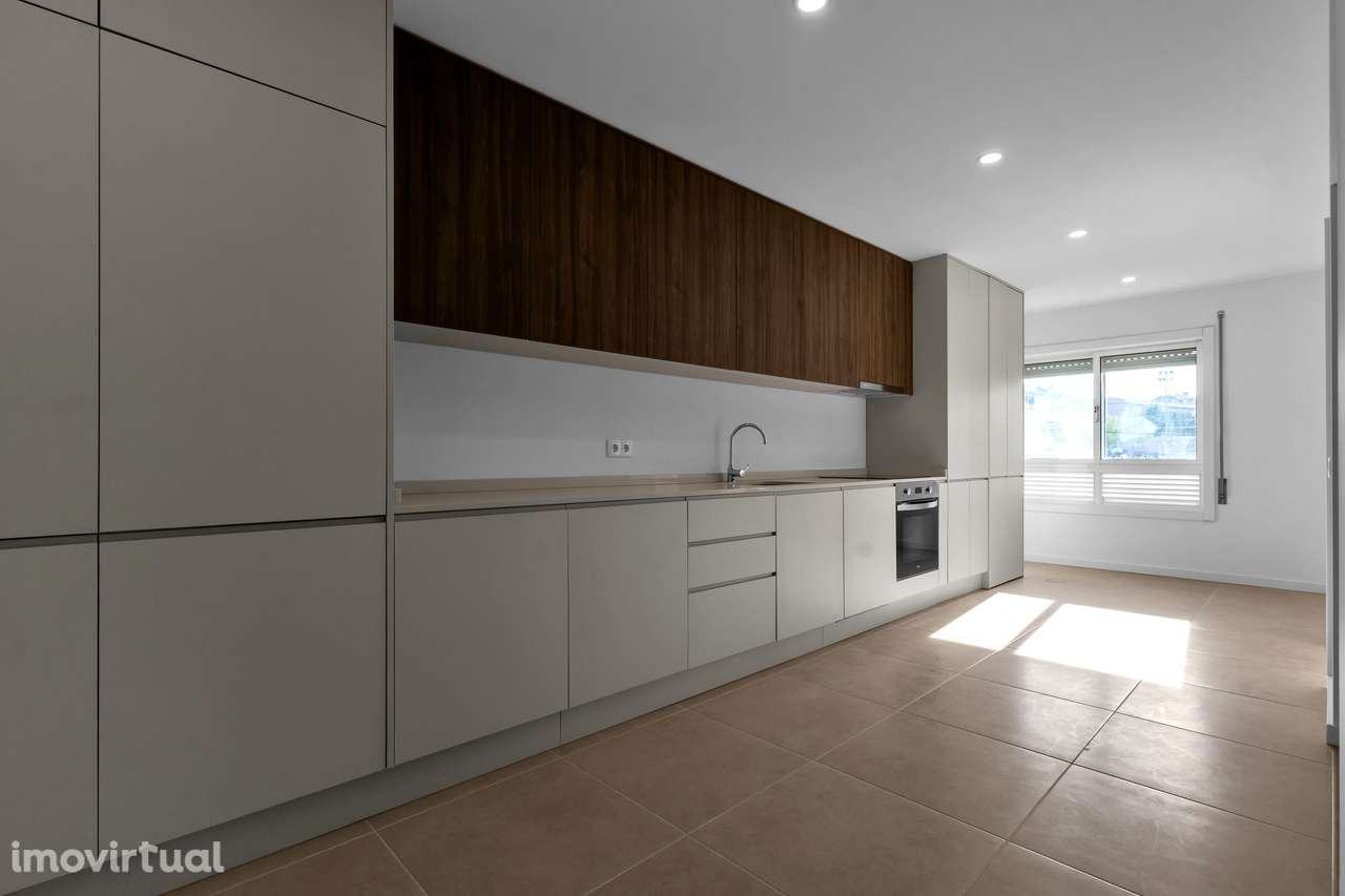 APARTAMENTO T2 CONVERTIDO EM T3 | REMODELADO | PARANHOS - Grande imagem: 3/25