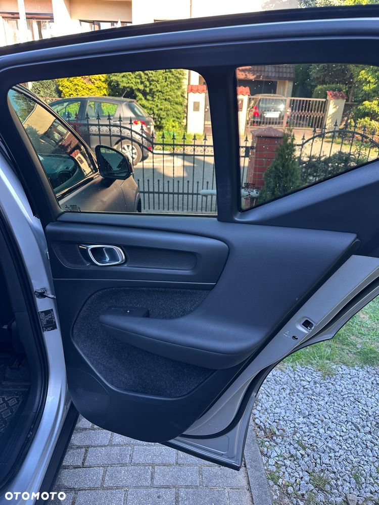 Volvo XC 40 D4 AWD R-Design - 10