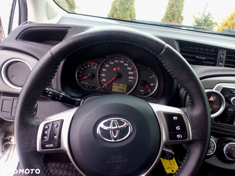 Toyota Yaris 1.33 VVT-i Club - 7