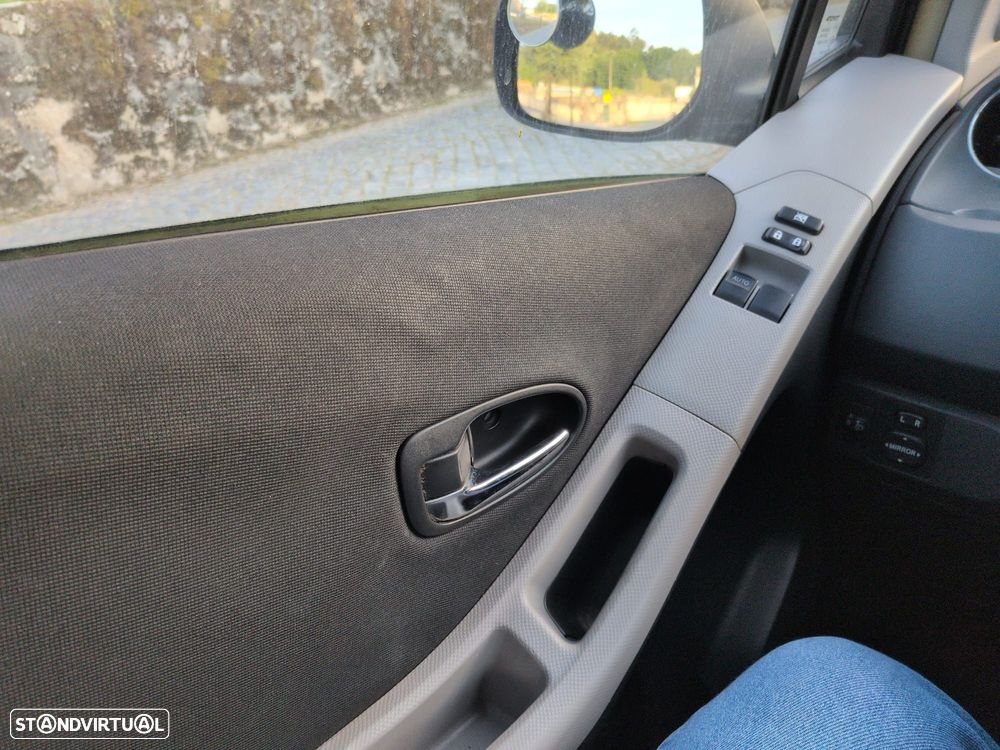 Toyota Yaris 1.0 VVT-i Comfort - 11
