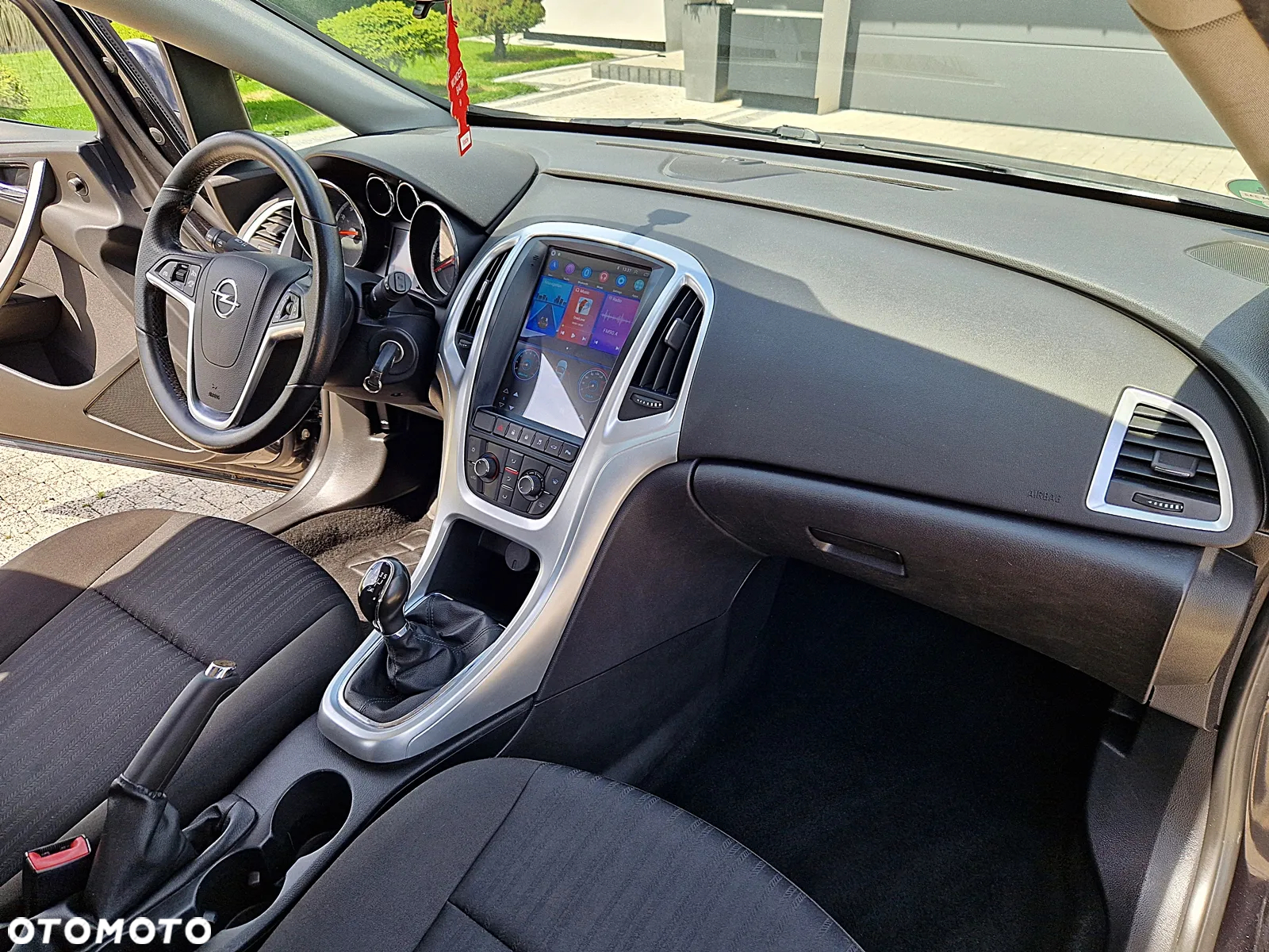 Opel Astra 1.4 150 Jahre - 16