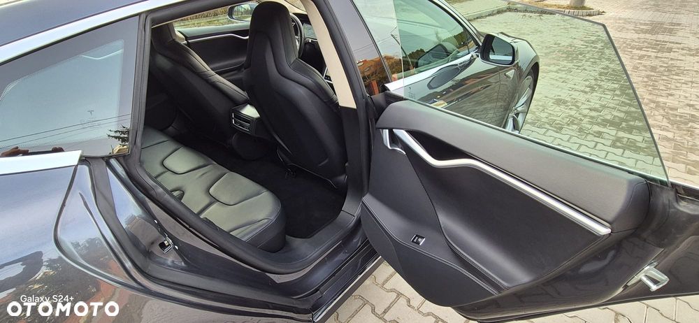 Tesla Model S - 14