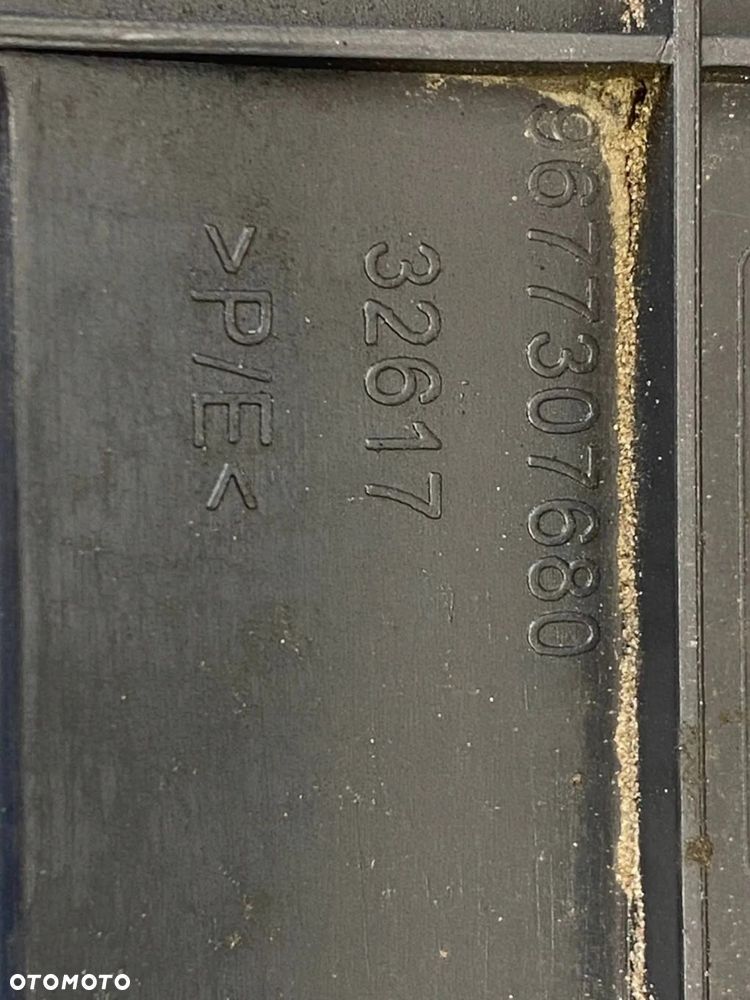 ŚLIZG ZDERZAKA ŚRODKOWY TYŁ CITROEN C4 GRAND PICASSO 9677307680 ORYG - 10