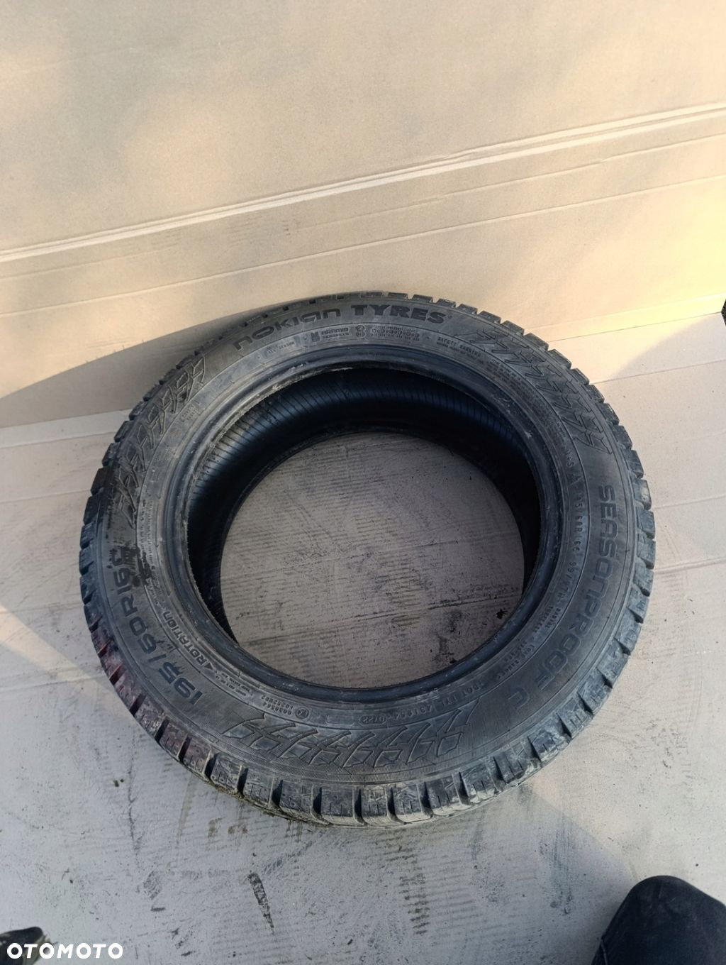 Opona całoroczna Nokian Tyres Seasonproof C 195/60R16 C 99/97 H 22R - 2