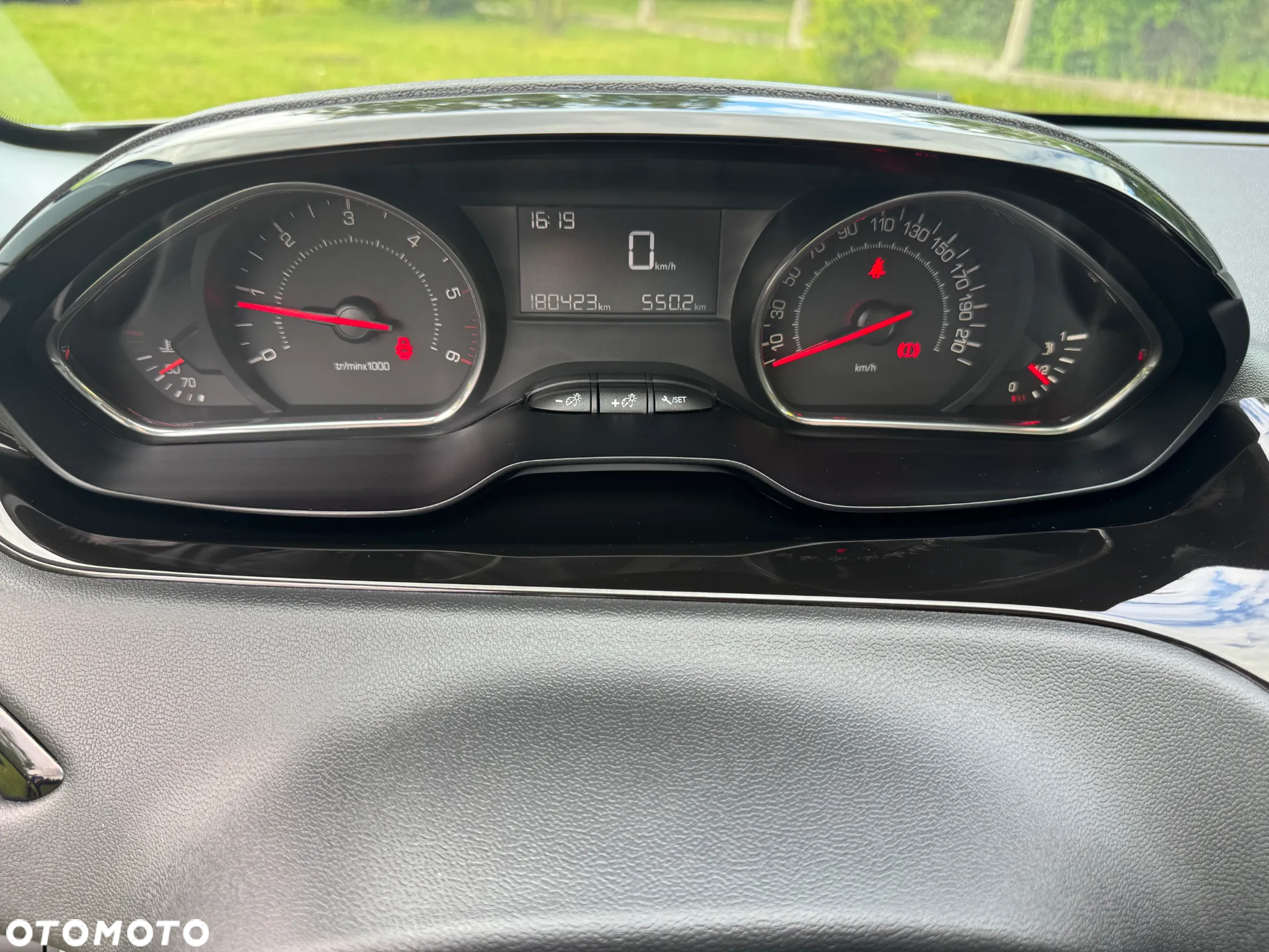 Peugeot 208 1.6 e-HDi Active STT - 16