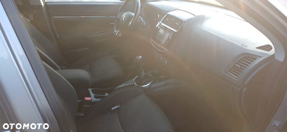 Mitsubishi ASX - 16