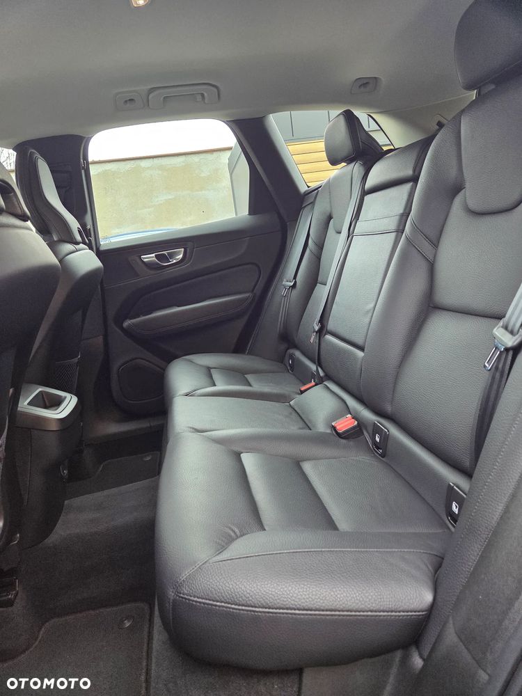 Volvo XC 60 D4 Momentum Pro - 19