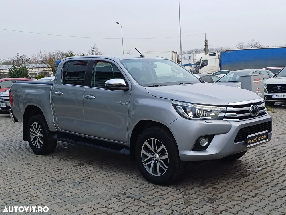 Toyota Hilux 4x4 Double Cab A/T Invincible - 3