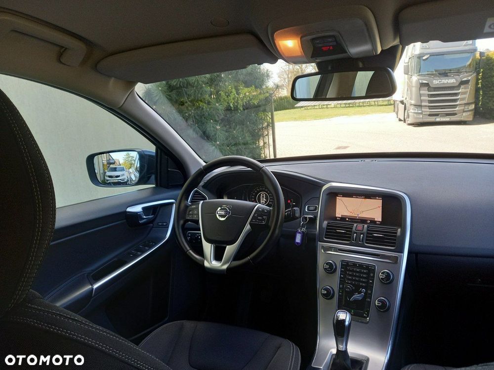 Volvo XC 60 D3 Momentum - 25