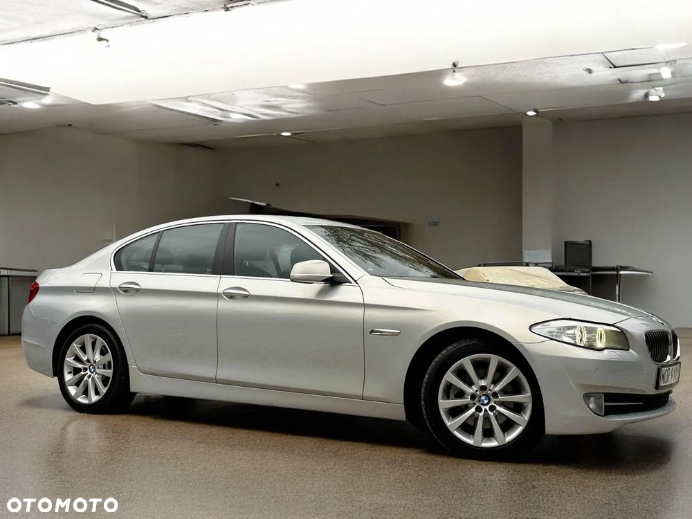 BMW Seria 5 520i - 4