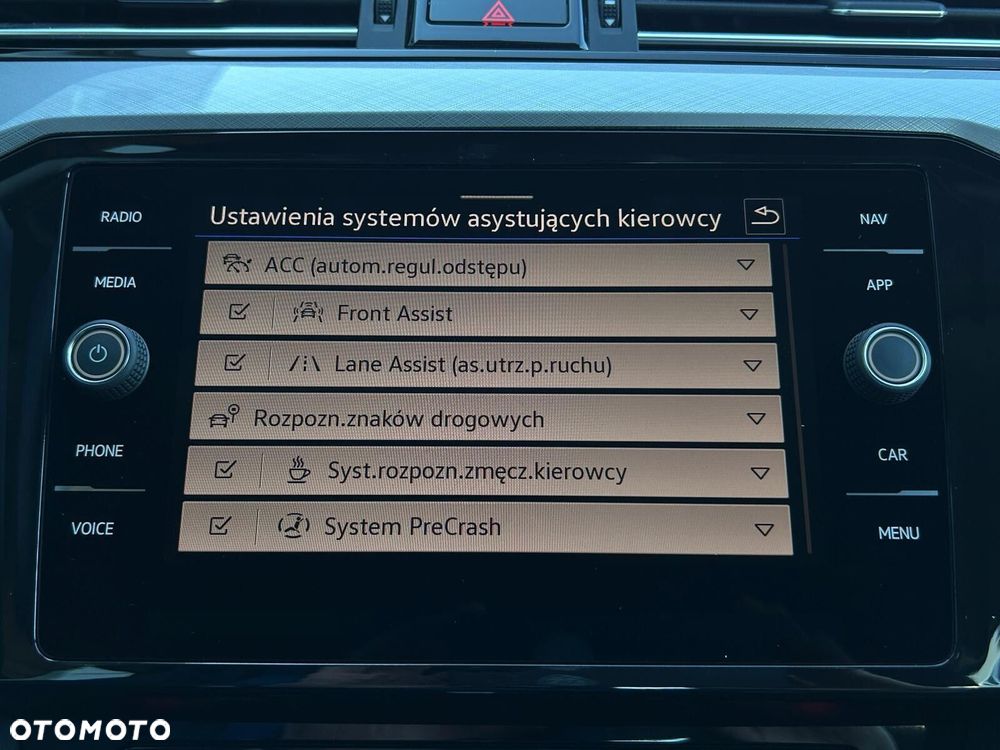 Volkswagen Passat 2.0 TDI Business DSG - 30