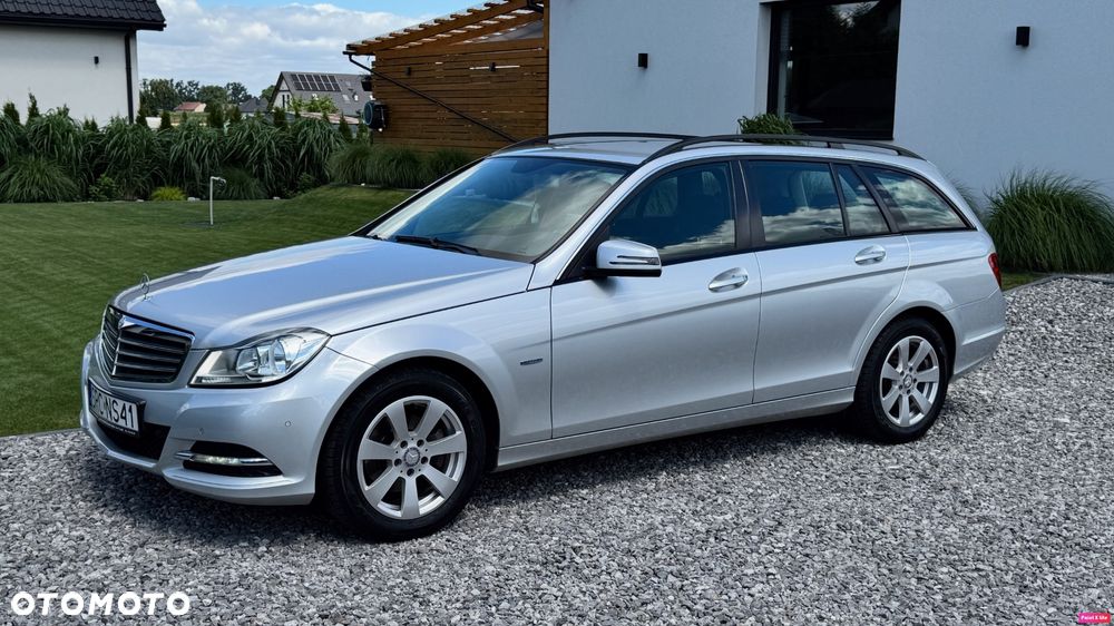 Mercedes-Benz Klasa C 180 CGI BlueEFFICIENCY Elegance - 3