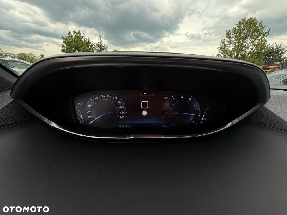 Peugeot 3008 1.6 PureTech GPF GT Line S&S EAT8 - 32
