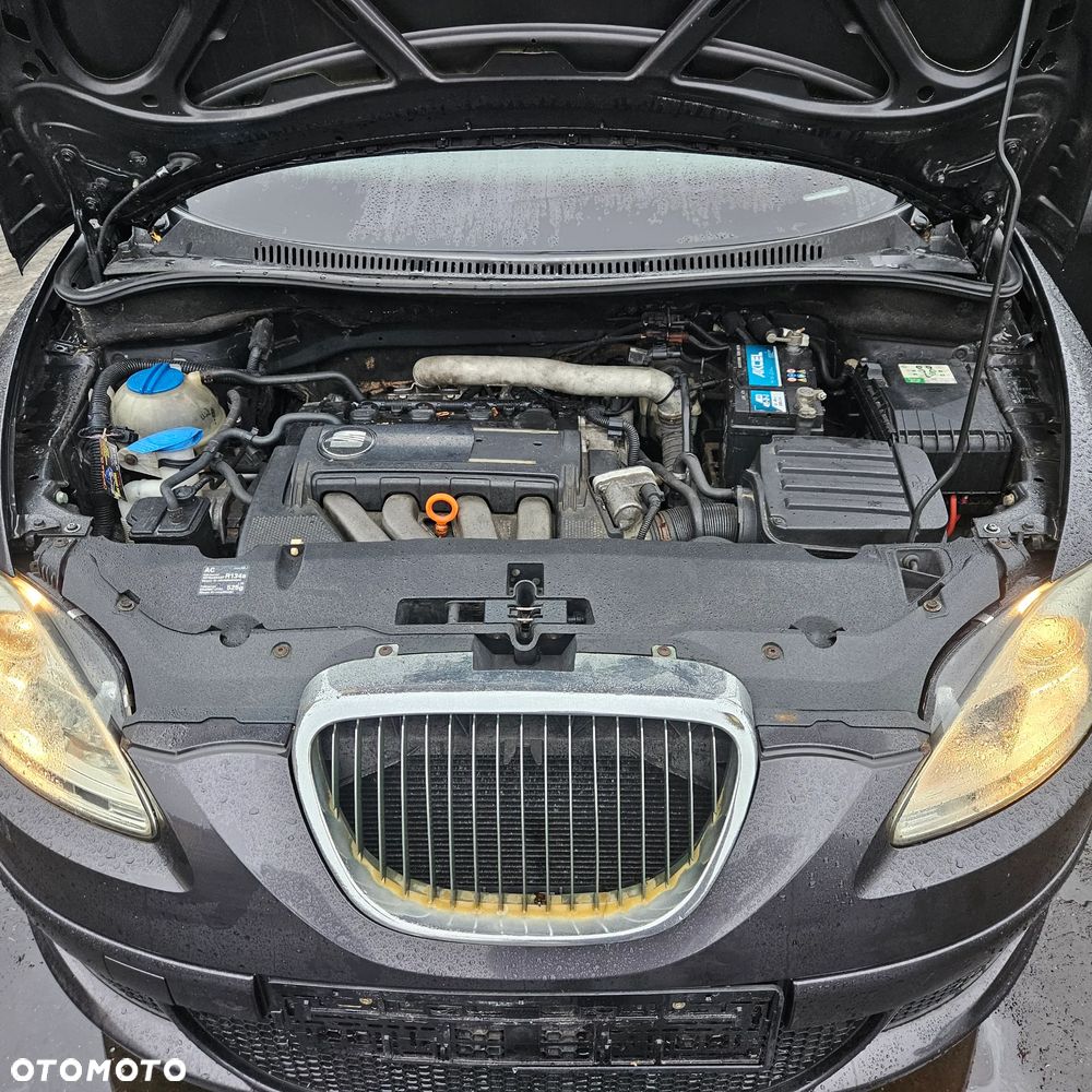 Seat Altea 2,0 FSI (L59N) pojazd na części: maska, zderzak, drzwi, szyby, lusterka, chłodnica ... - 3
