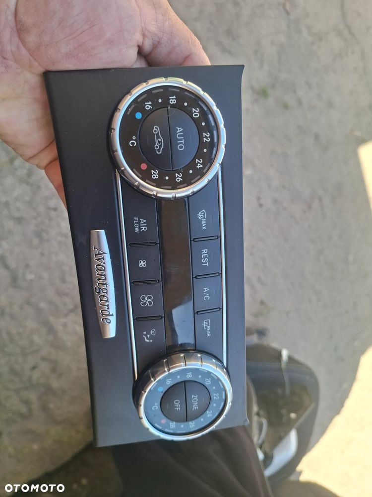 Mercedes-Benz W 204 W204 avantgarde panel klimatyzacji a2049001107