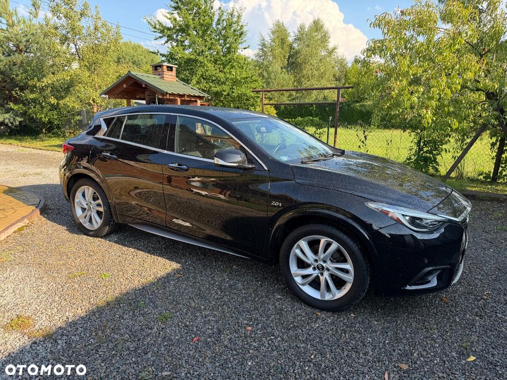 Infiniti QX30 - 1