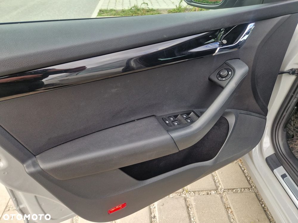 Skoda Octavia 2.0 TSI DSG RS 230 - 12