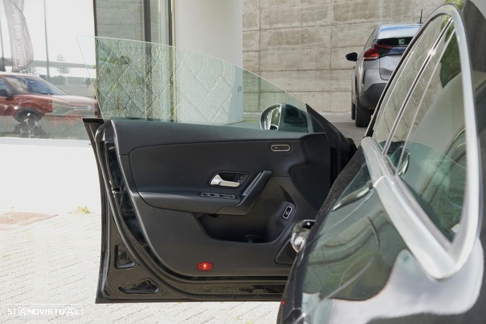 Mercedes-Benz CLA 180 Standard - 24
