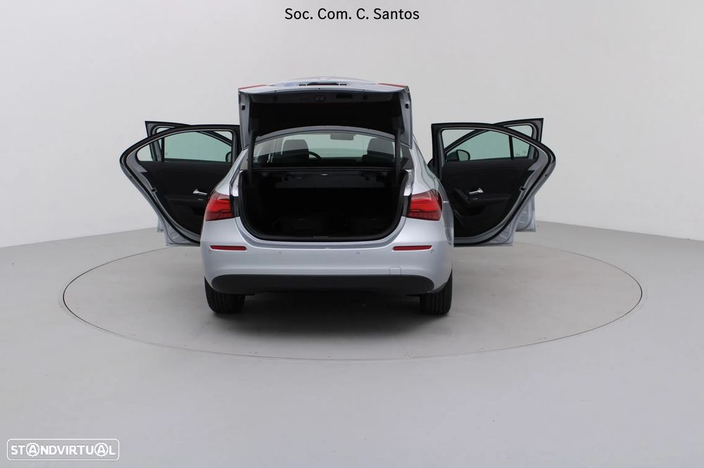 Mercedes-Benz A 250 Limousine e - 12