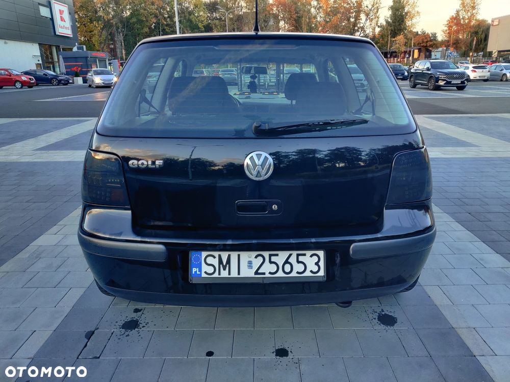 Volkswagen Golf - 6