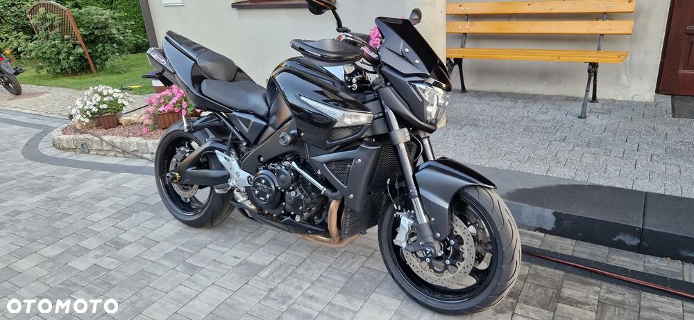 Suzuki GSX - 2