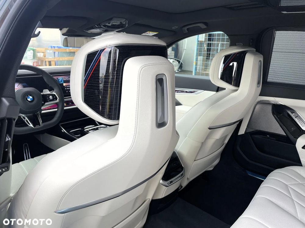 BMW Seria 7 - 13
