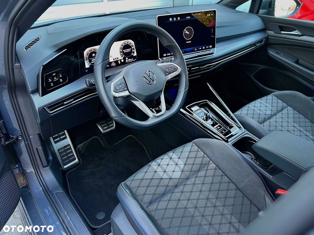 Volkswagen Golf - 10