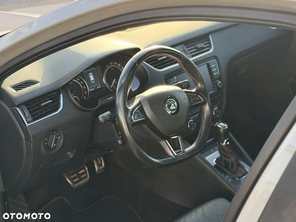 Skoda Octavia 2.0 TDI DSG RS - 19