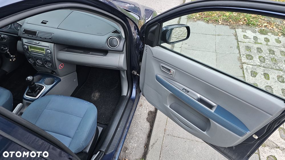 Mazda 2 - 16