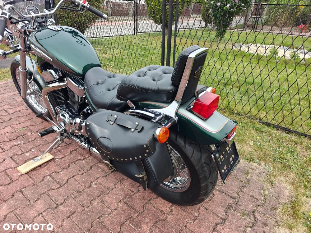 Suzuki Intruder - 13