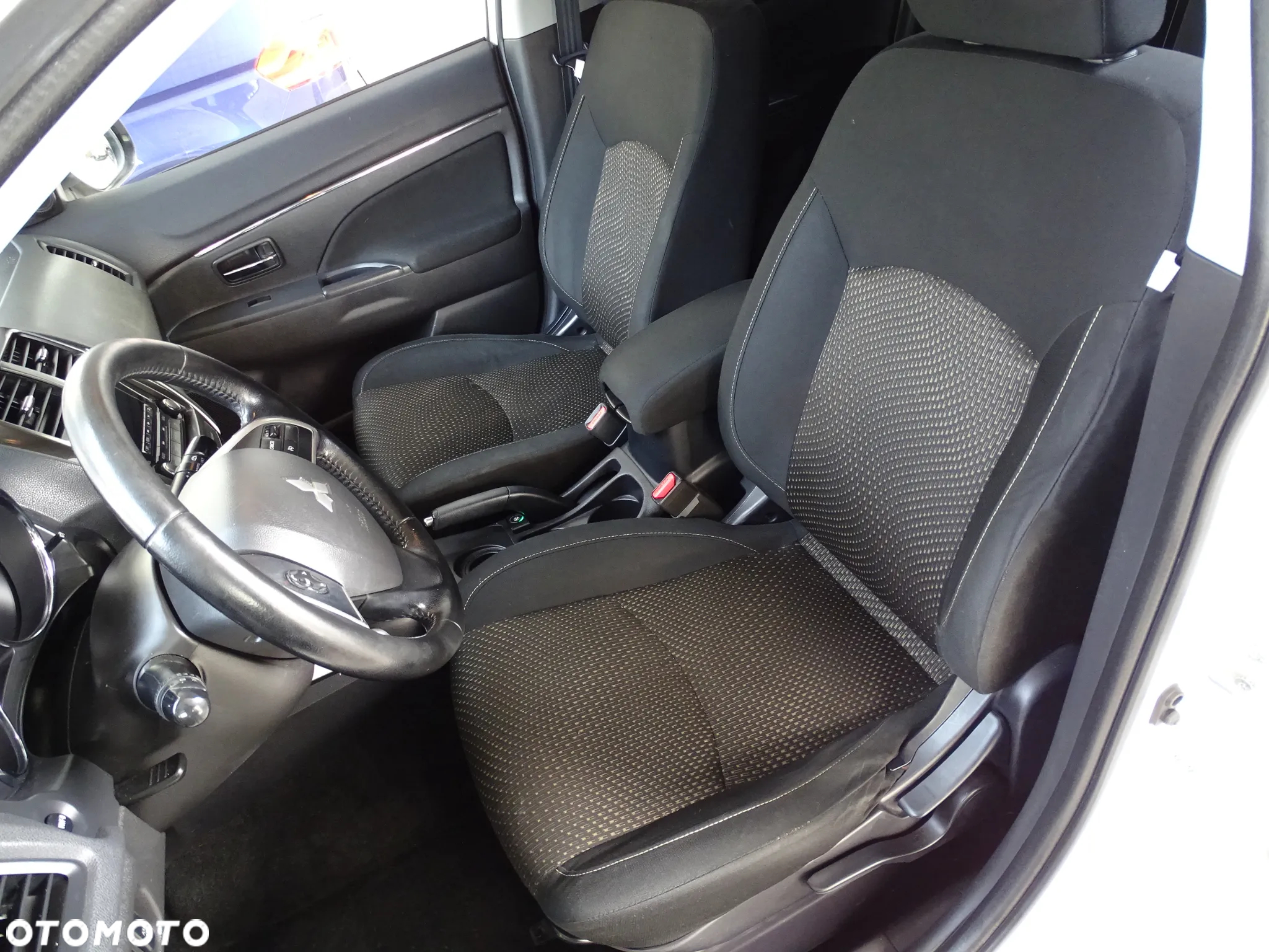 Mitsubishi ASX 1.6 Intense - 11