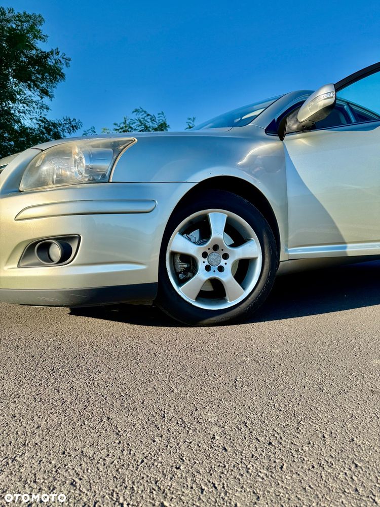 Toyota Avensis 2.0 D-4D Sol - 11