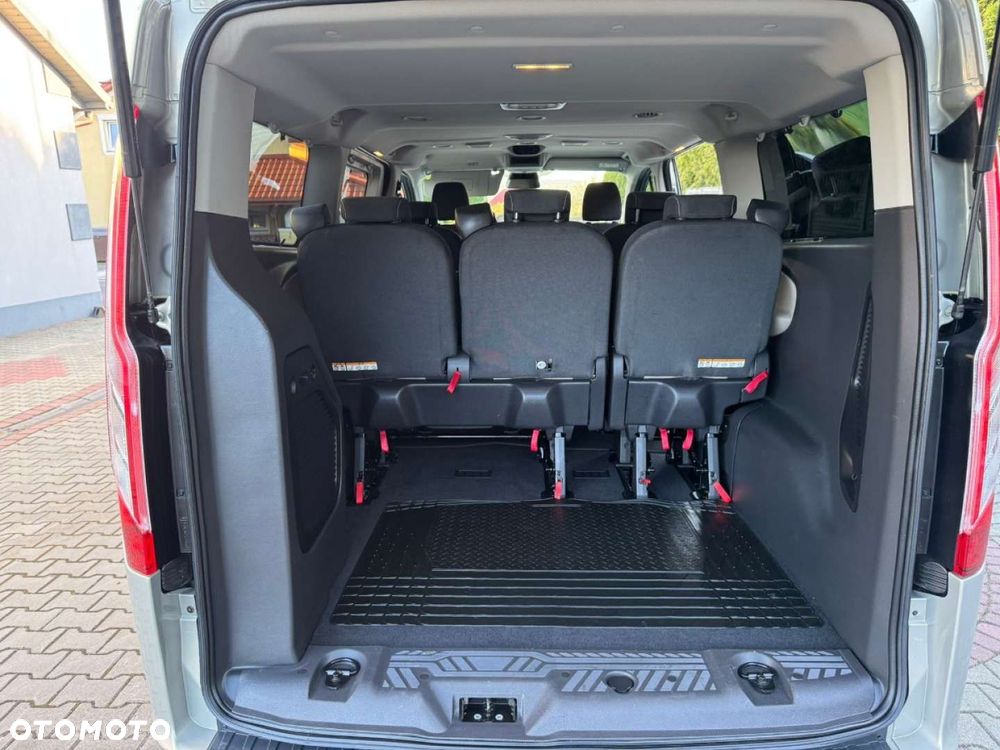 Ford Tourneo Custom - 27