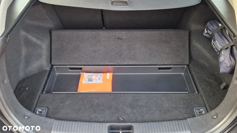 Kia Ceed 1.6 GDI Platinum Edition - 24